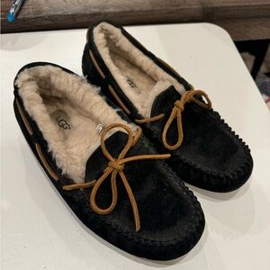 Ugg Moccasin Slippers W8
